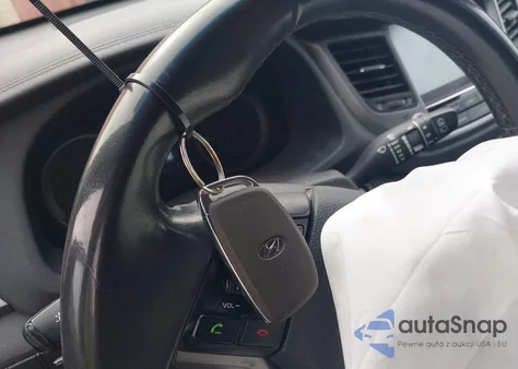 2016 Hyundai Tucson Limited z USA, uszkodzony, nr VIN KM8J33A24GU147448